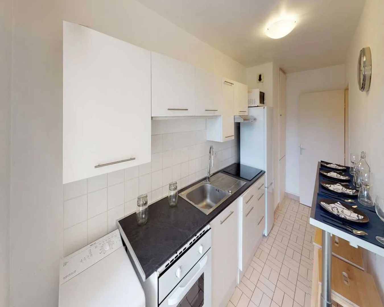 Quarto de estudante económico com localização conveniente em 