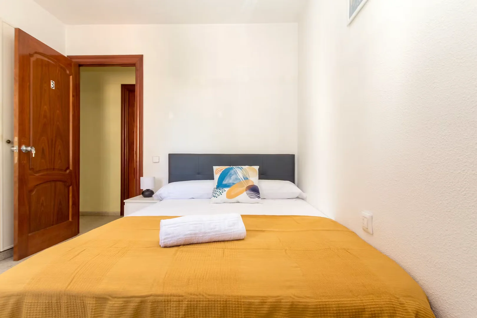 Bezahlbares Zimmer für Studenten mit ausreichender Beleuchtung in 