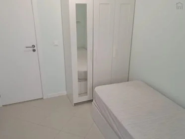 Habitación privada en Olivais - Rua Cidade de Negage, 3o Esquerdo, imagen 14 de 16