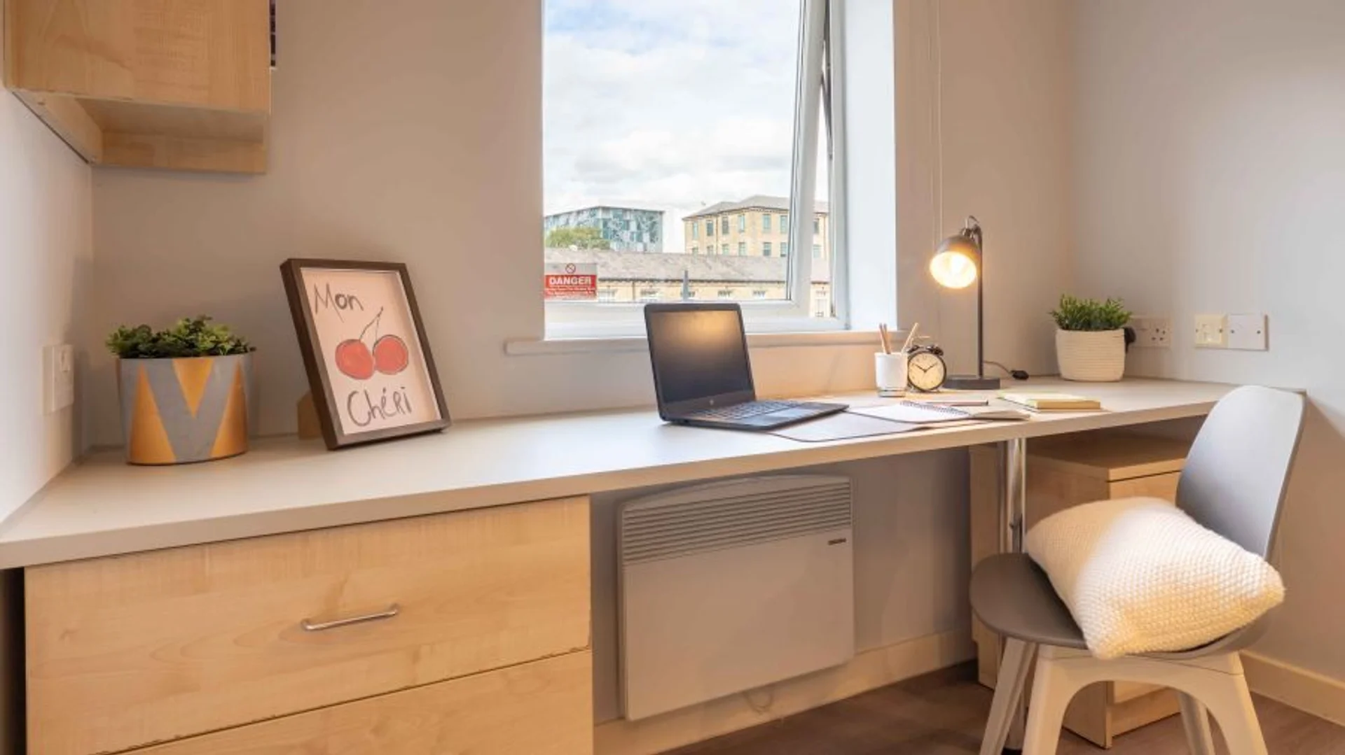 Budget-friendly student room close to campus in 