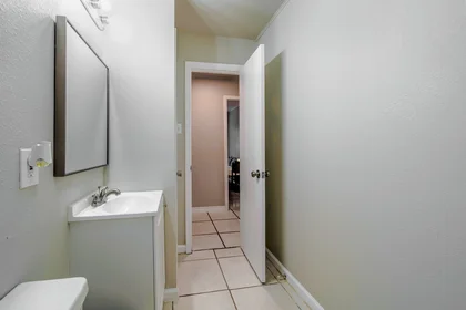 Alojamiento entero en residencia en Street, TX, Houston, United States, 77015, imagen 12 de 14