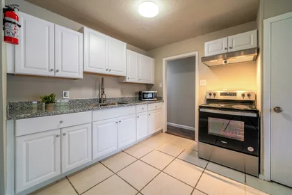 Alojamiento entero en residencia en Street, TX, Houston, United States, 77015, imagen 8 de 14