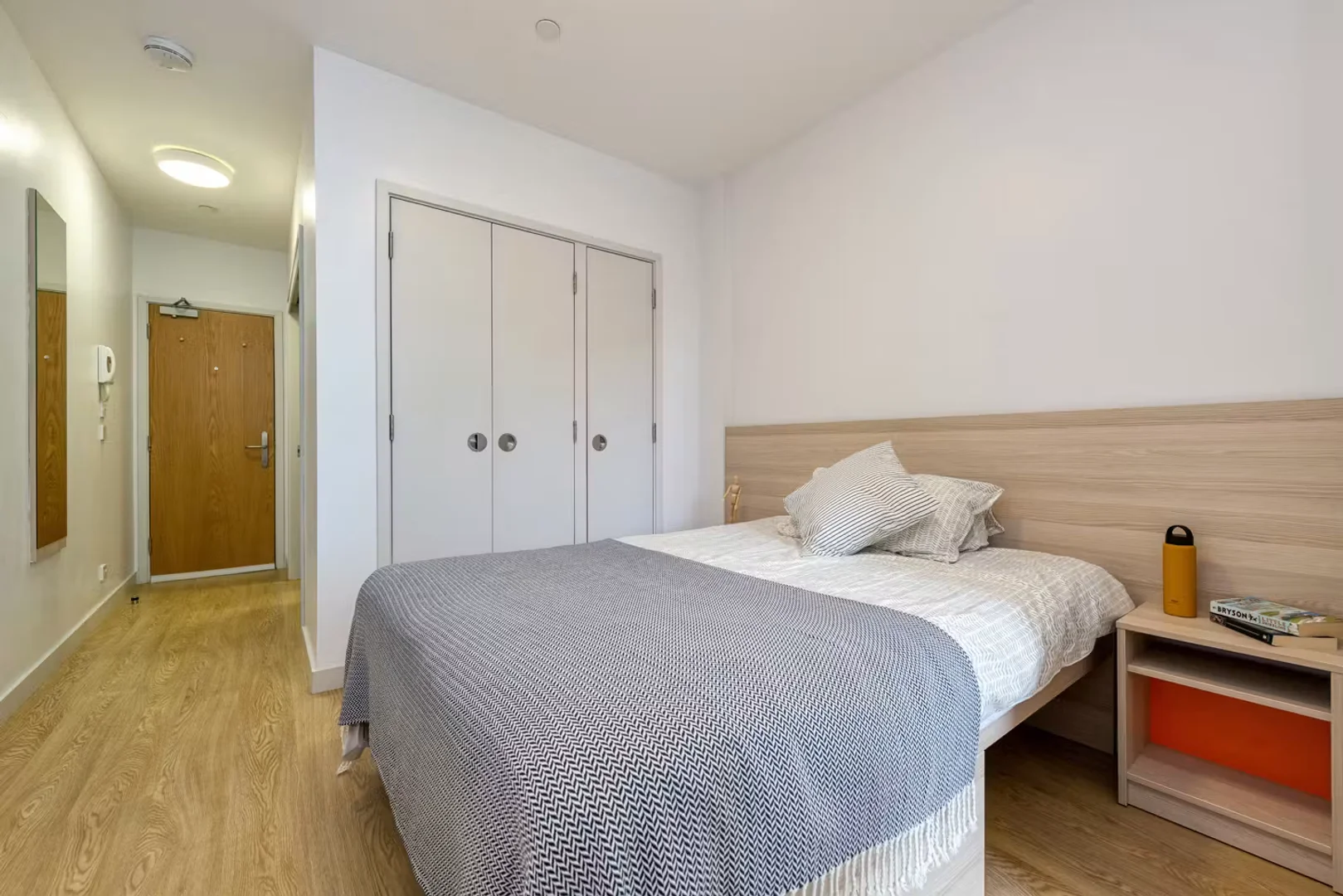 Habitación acogedora para estudiantes disponible en 