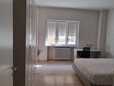 Chambre privée à Viale Antonio Mellusi, , image 1 de 9