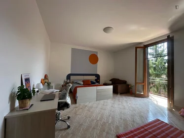 Chambre privée à Via del Brolo, image 1 de 12