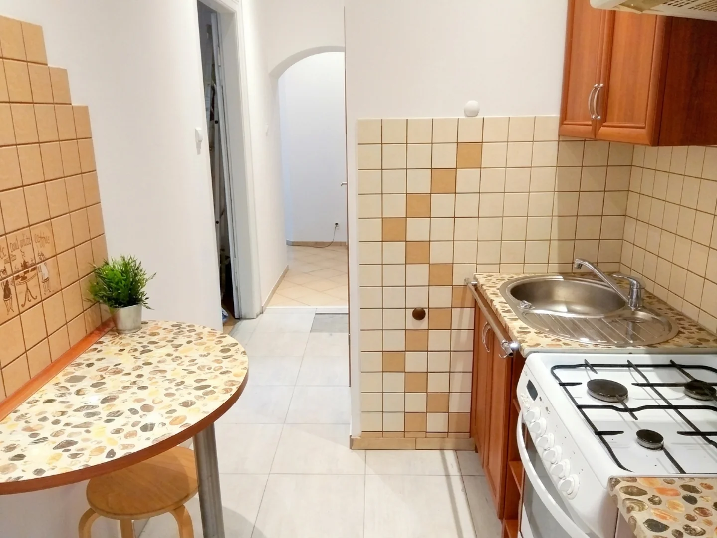 Economical student room with convenient location in 