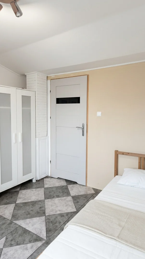 Cozy room for students available in 