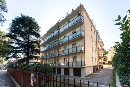 Dairenin tamamı konumu Via Arcangelo Corelli, 1, 47121 Forlì FC, Italia, 23 32 görüntüsü