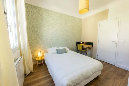 Privatzimmer in der 13 Imp. Chanvin, 94200 Ivry-sur-Seine, France, bild 2 von 12