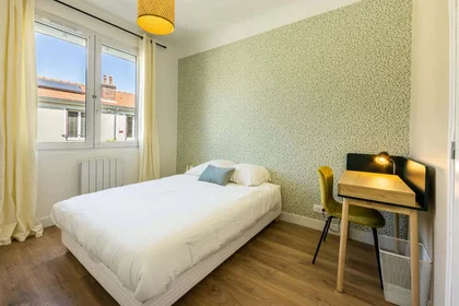 Privatzimmer in der 13 Imp. Chanvin, 94200 Ivry-sur-Seine, France, bild 3 von 12