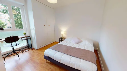 Stanza privata in 7 Av. Auguste Blanqui, 69100 Villeurbanne, France, immagine 1 di 17
