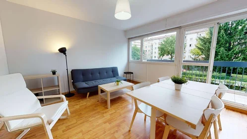 Stanza privata in 7 Av. Auguste Blanqui, 69100 Villeurbanne, France, immagine 15 di 17