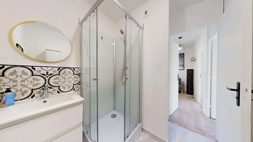 Privatzimmer in der 3 Rue Auguste Renoir, 33400 Talence, France, bild 11 von 17