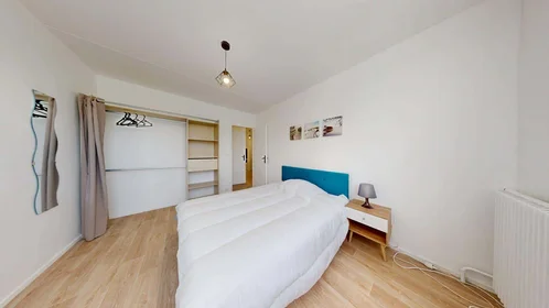 Privatzimmer in der 3 Rue Auguste Renoir, 33400 Talence, France, bild 4 von 17