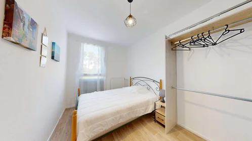 Privatzimmer in der 3 Rue Auguste Renoir, 33400 Talence, France, bild 2 von 17