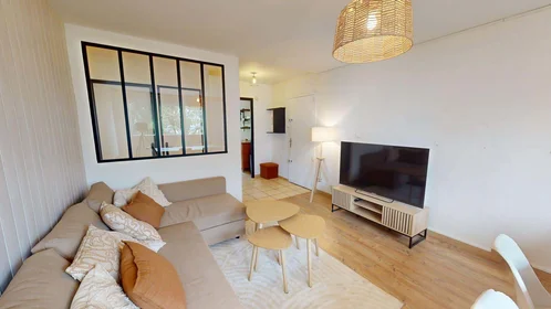 Privatzimmer in der 6 Pl. Beaumarchais, 38130 Échirolles, France, bild 10 von 21