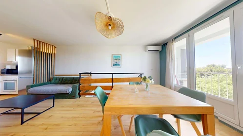 Quarto privado em 134 Bd de Roux Prolongé, 13004 Marseille, France, imagem 5 de 13