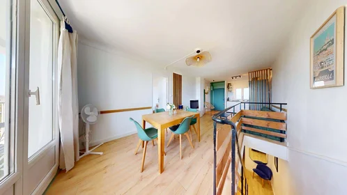 Quarto privado em 134 Bd de Roux Prolongé, 13004 Marseille, France, imagem 7 de 13