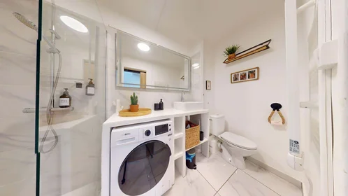 Habitación privada en 134 Bd de Roux Prolongé, 13004 Marseille, France, imagen 14 de 16