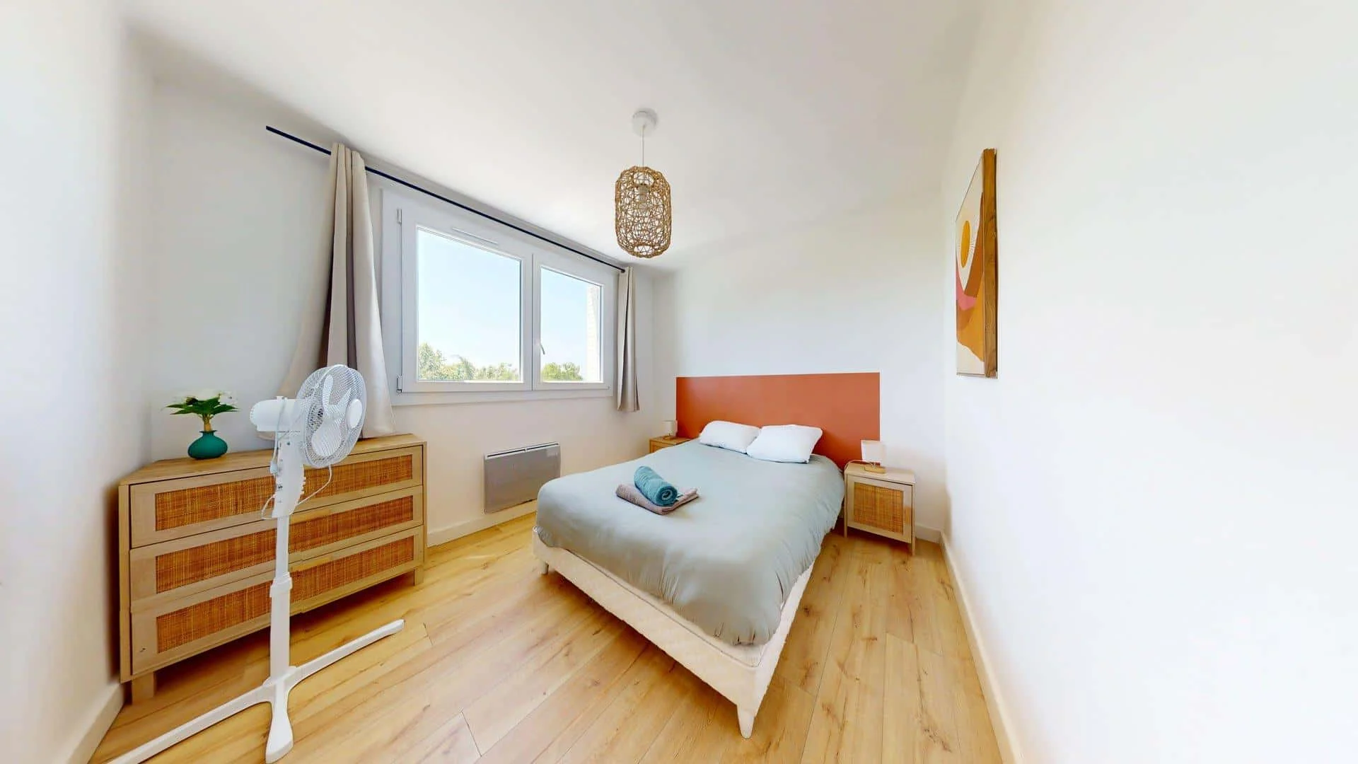 Quarto para alugar em apartamento de estudantes em , totalmente mobilado