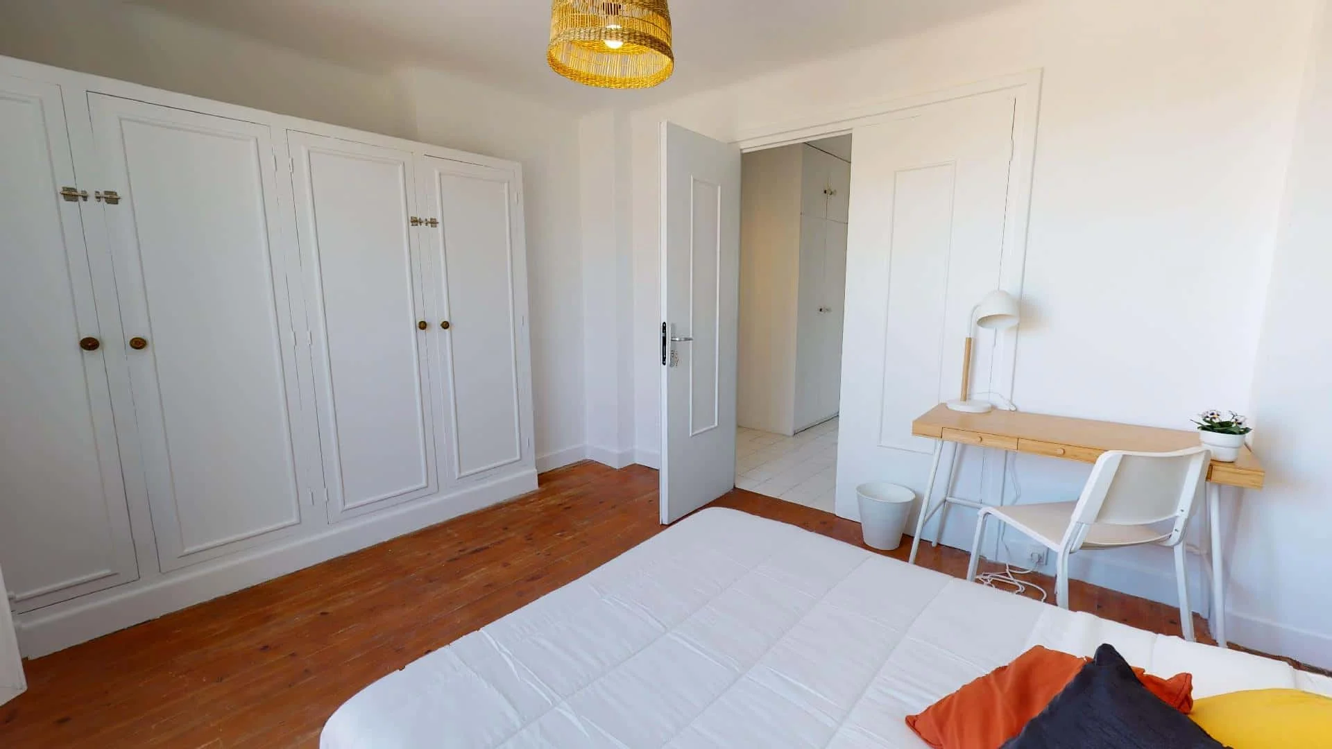 Quarto acolhedor para estudantes disponível em 