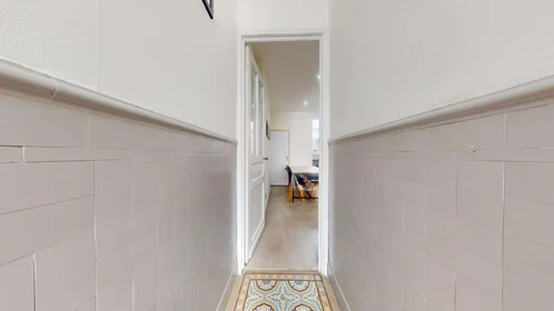 Private room at 11 Rue Auguste Blanqui, 59100 Roubaix, France, image 15 of 19