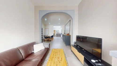 Private room at 11 Rue Auguste Blanqui, 59100 Roubaix, France, image 6 of 19