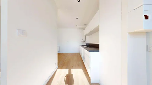 Dairenin tamamı konumu 6 Rue Rabelais, 42000 Saint-Étienne, France, 14 16 görüntüsü