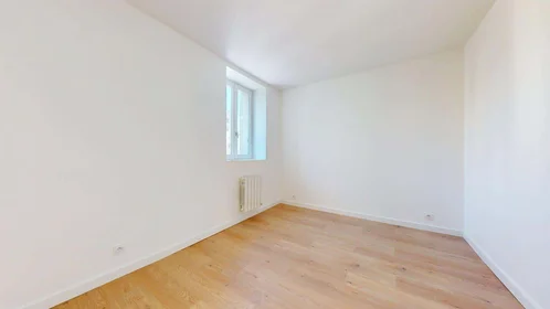 Dairenin tamamı konumu 6 Rue Rabelais, 42000 Saint-Étienne, France, 10 16 görüntüsü