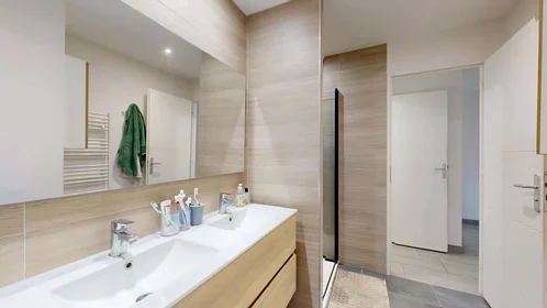 Stanza privata in 7 Imp. Clos Saint-Henri, 84000 Avignon, France, immagine 16 di 21