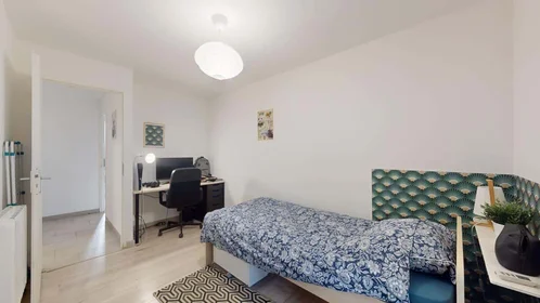 Stanza privata in 7 Imp. Clos Saint-Henri, 84000 Avignon, France, immagine 4 di 21