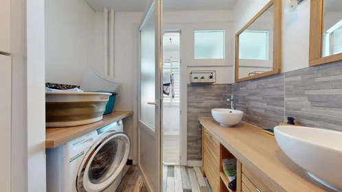 Habitación privada en 23 Rue des Ormeaux, 49100 Angers, France, imagen 16 de 19
