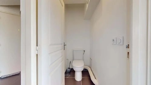 Gesamte Unterkunft in der 5 Rue Louise Michel, 38100 Grenoble, France, bild 24 von 25