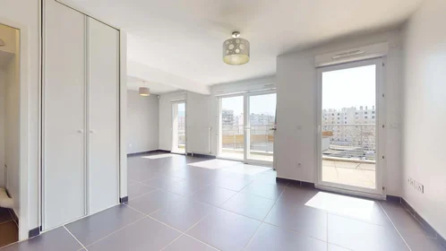Gesamte Unterkunft in der 5 Rue Louise Michel, 38100 Grenoble, France, bild 5 von 25