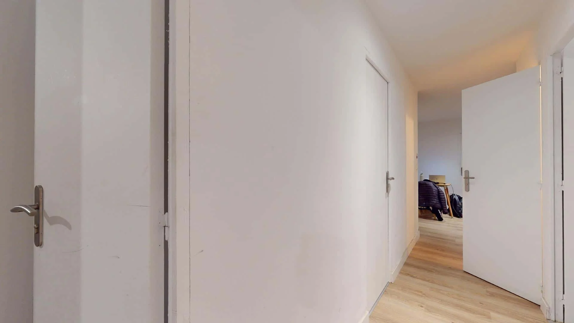 Chambre confortable pour étudiants disponible dans 