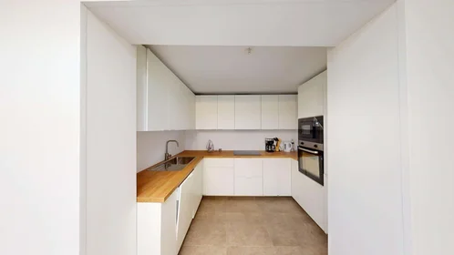 Chambre privée à 66 Rue du Trichon, 59100 Roubaix, France, image 17 de 27