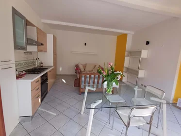 Apartamento inteiro em Via dei Mille, 69/71, 27100 Pavia PV, Italia, imagem 2 de 11