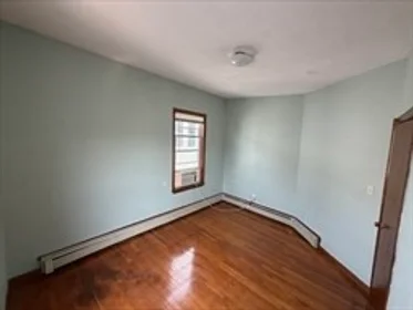 Appartamento intero in 379, Cardinal Mederios Ave., Unit 3, Wellington-Harrington, Cambridge, MA, 02141, immagine 1 di 10