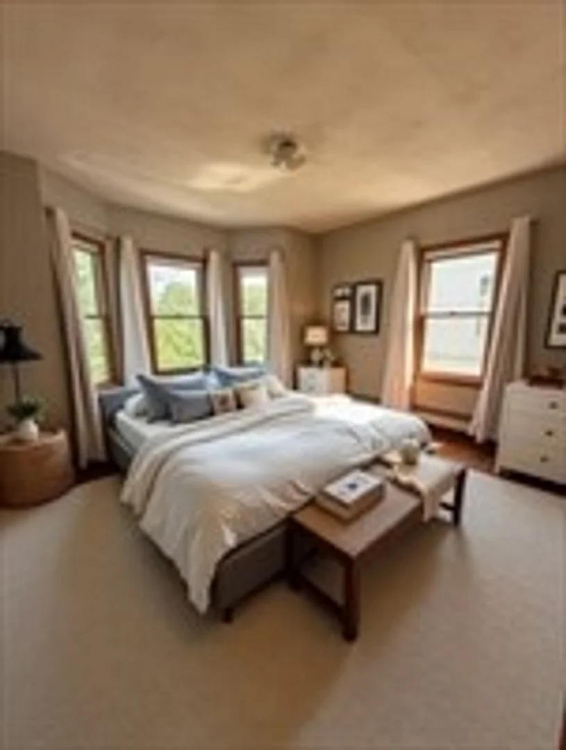 379, Cardinal Mederios Ave., Unit 3, Wellington-Harrington, Cambridge, MA, 02141