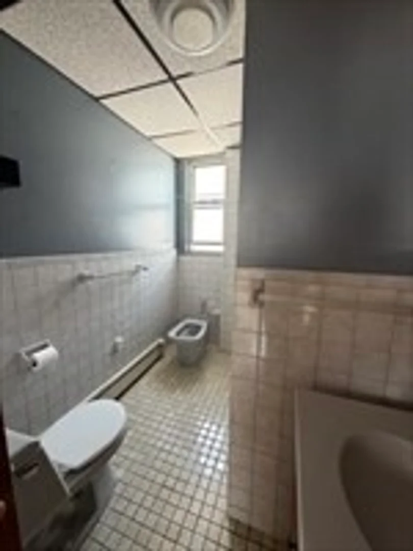 379, Cardinal Mederios Ave., Unit 3, Wellington-Harrington, Cambridge, MA, 02141
