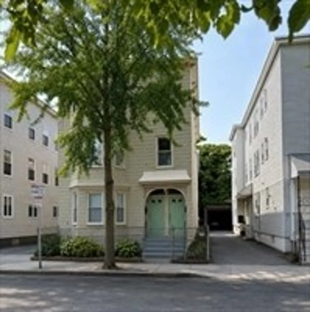 379, Cardinal Mederios Ave., Unit 3, Wellington-Harrington, Cambridge, MA, 02141