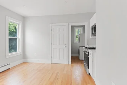Alojamiento entero en residencia en 426, Bowdoin St., Unit 1, Dorchester, Boston, MA, 02122, imagen 12 de 20