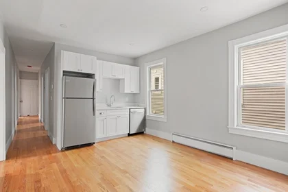 Alojamiento entero en residencia en 426, Bowdoin St., Unit 1, Dorchester, Boston, MA, 02122, imagen 16 de 20