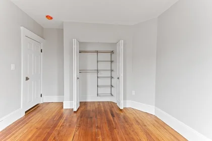 Alojamiento entero en residencia en 426, Bowdoin St., Unit 1, Dorchester, Boston, MA, 02122, imagen 6 de 20