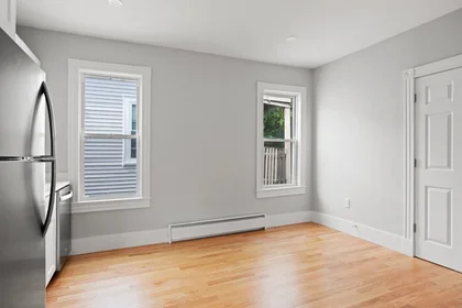 Alojamiento entero en residencia en 426, Bowdoin St., Unit 1, Dorchester, Boston, MA, 02122, imagen 8 de 20