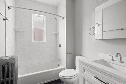 Alojamiento entero en residencia en 426, Bowdoin St., Unit 1, Dorchester, Boston, MA, 02122, imagen 9 de 20