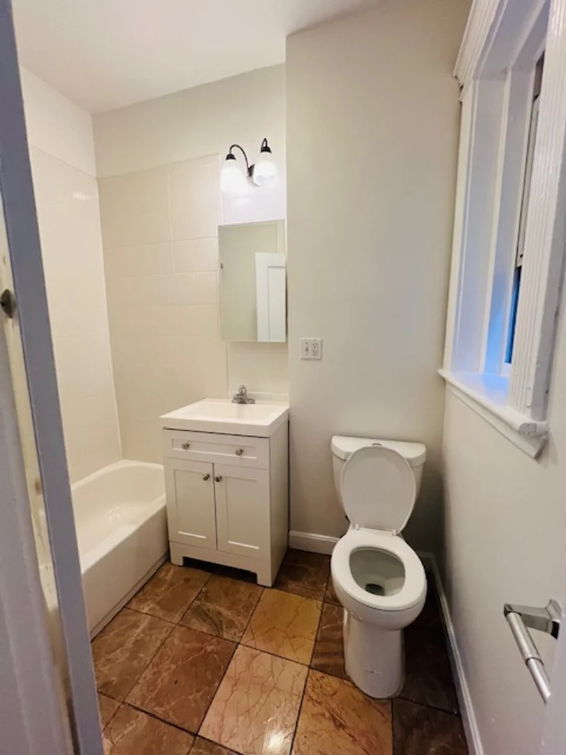 Fully equipped studio flat for students in 
