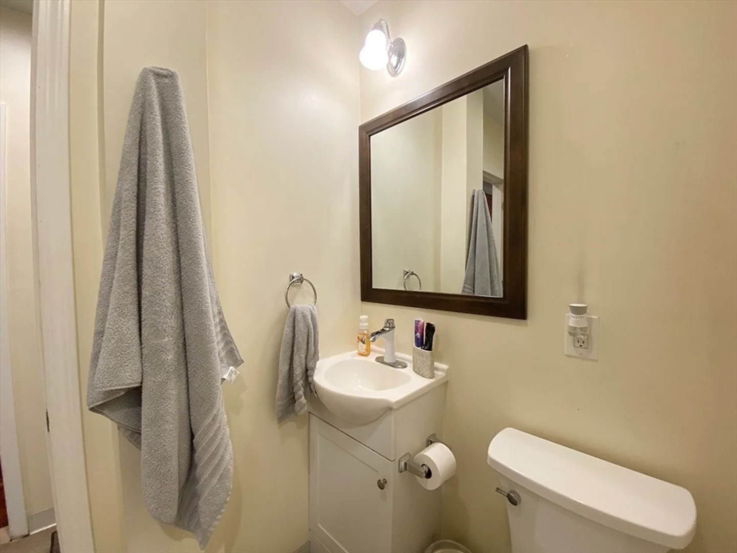 119, Cottage St., Unit 2R, East Boston, Boston, MA, 02128