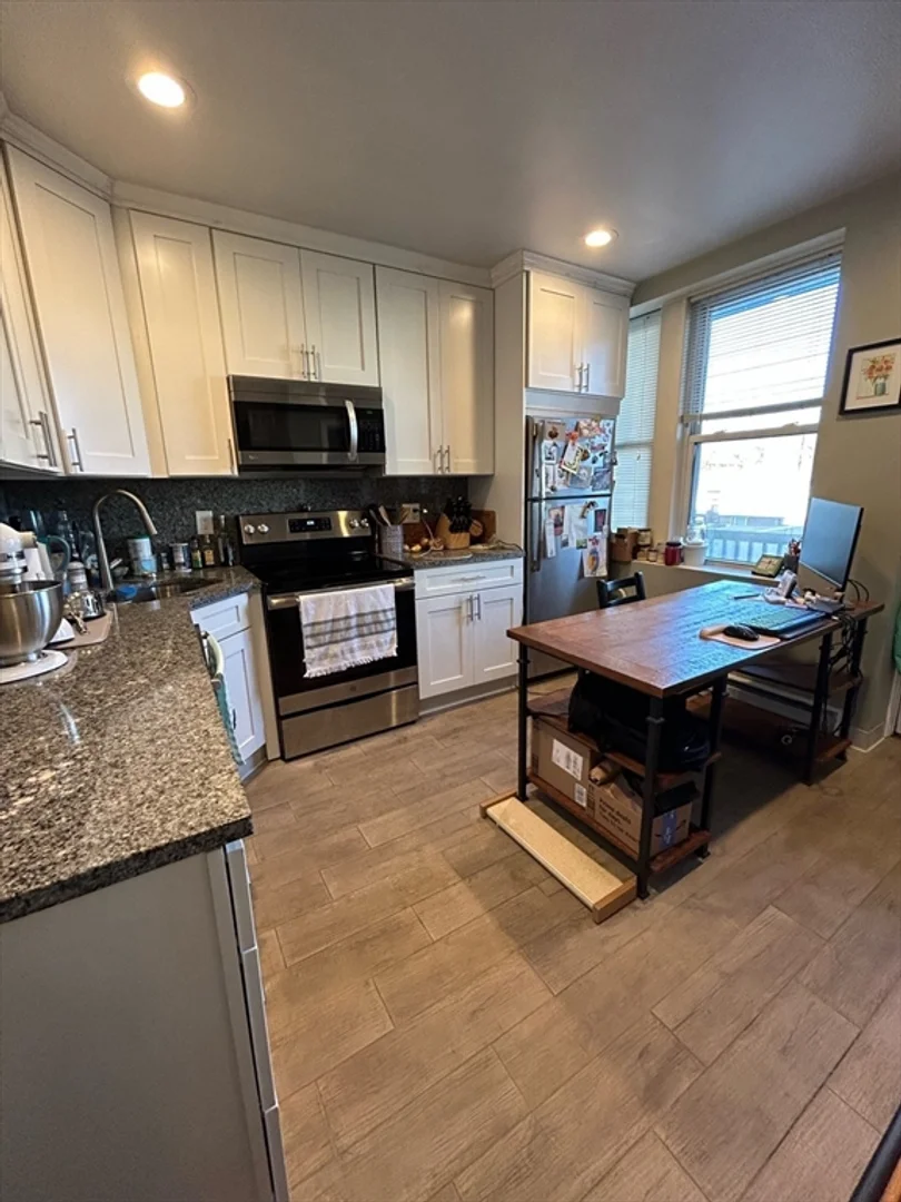 119, Cottage St., Unit 2R, East Boston, Boston, MA, 02128