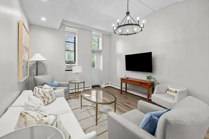 Alojamiento entero en residencia en 60, Gibson St., Unit 104, Dorchester, Boston, MA, 02122, imagen 2 de 18
